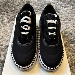 Women’s Black and white Casual Shoes